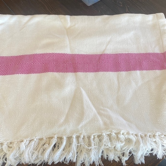 Threshold white cotton accent stripe fringed throw - Picture 1 of 5